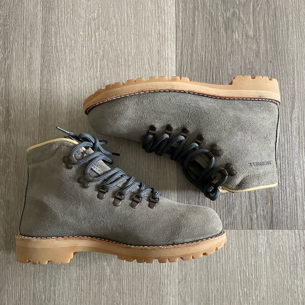 NWOB Merrell Men's Wilderness USA Suede Hiking
Boot. Size 8